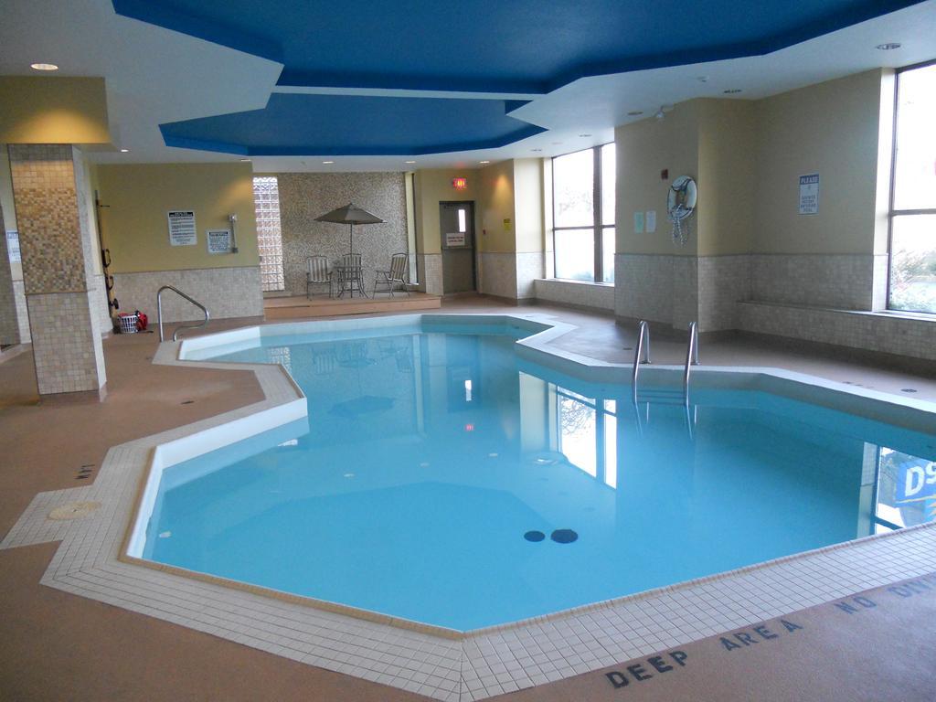 Days Inn By Wyndham Niagara Falls Lundys Lane Exterior photo